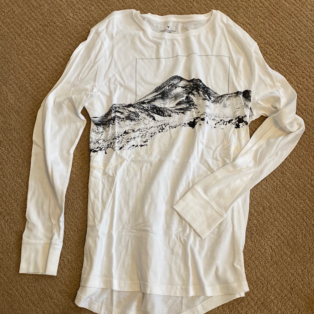 Mens American Eagle white medium long sleeve T-shirt